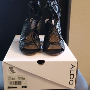 ALDO black